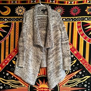 FOREVER21 FUZZY SWEATER